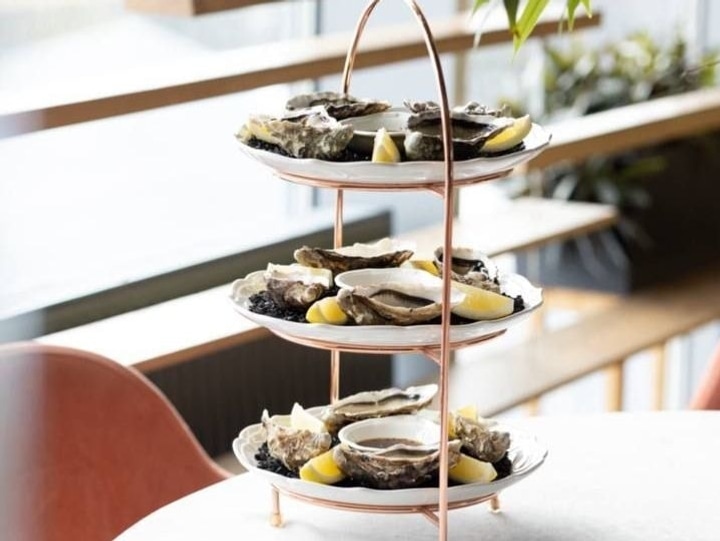 Дюжина устриць Чорна Королева