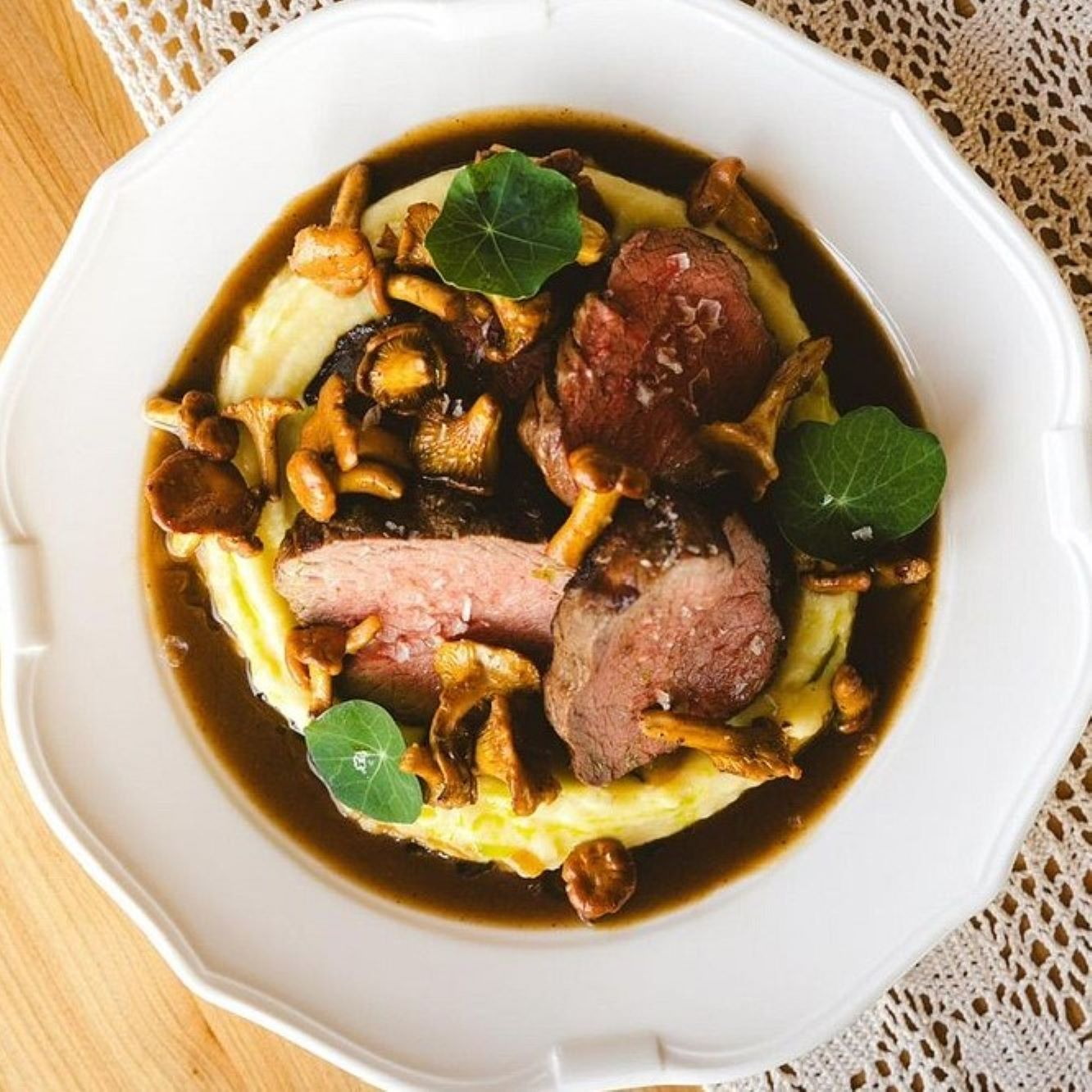 замовити страви на бенкет